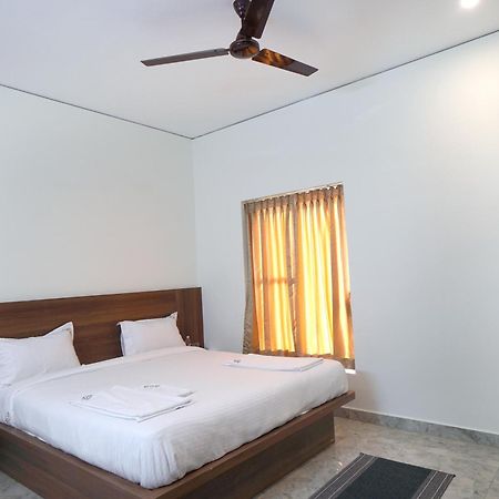 Kcg Residency Hotell Mysore Exteriör bild