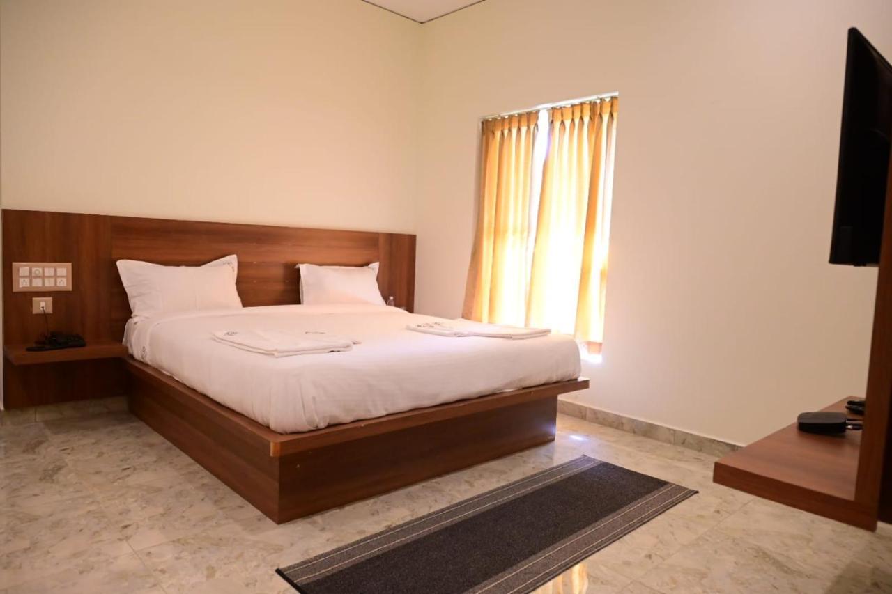 Kcg Residency Hotell Mysore Exteriör bild