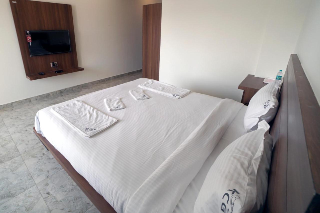 Kcg Residency Hotell Mysore Exteriör bild