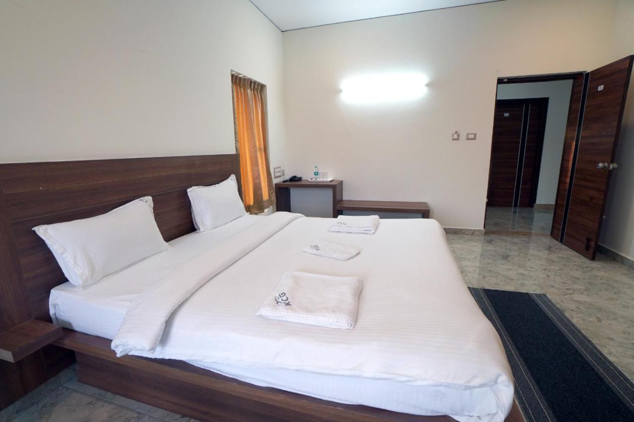 Kcg Residency Hotell Mysore Exteriör bild