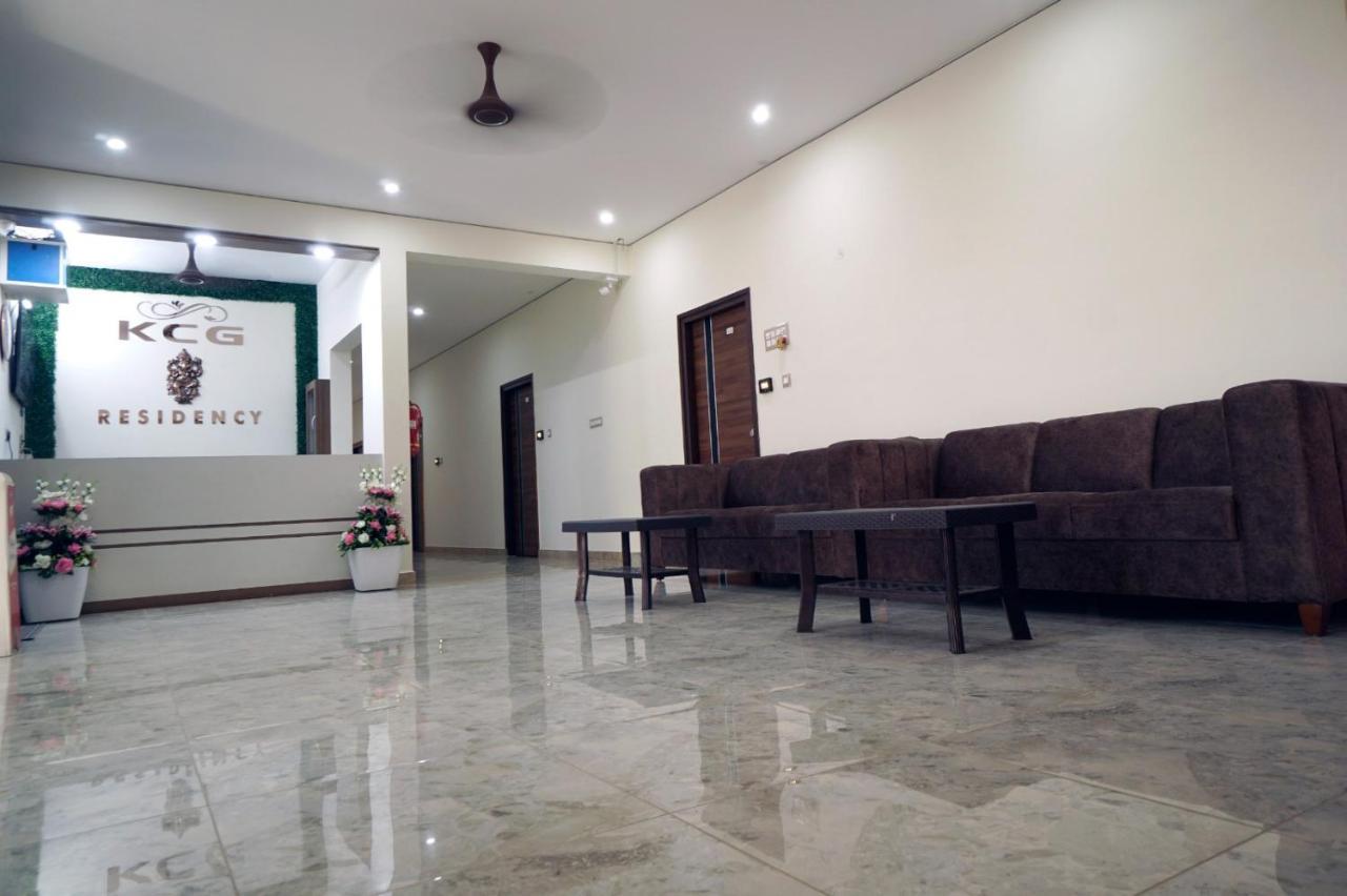 Kcg Residency Hotell Mysore Exteriör bild
