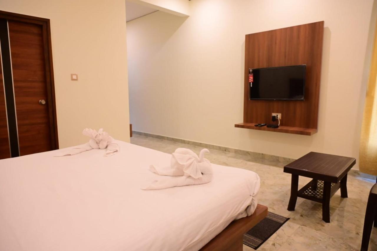 Kcg Residency Hotell Mysore Exteriör bild