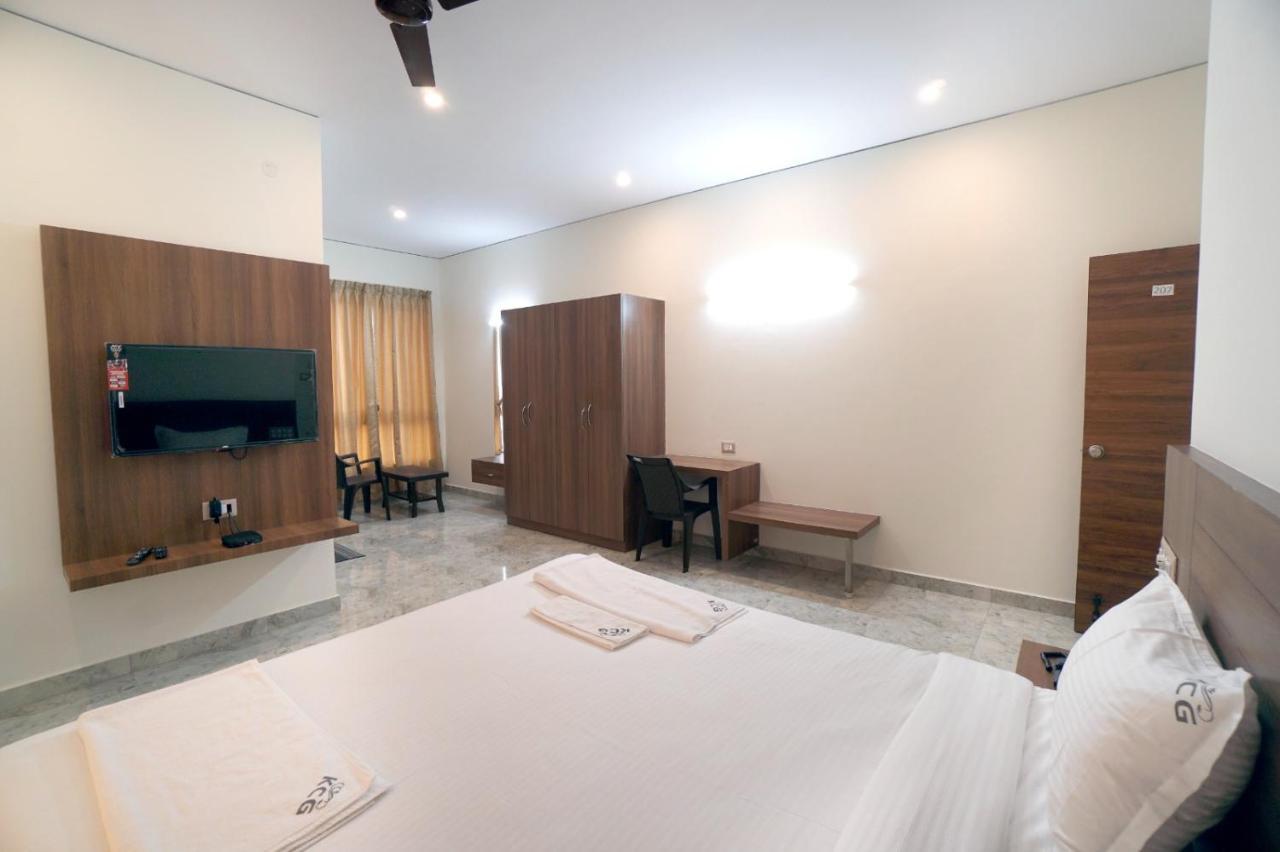 Kcg Residency Hotell Mysore Exteriör bild