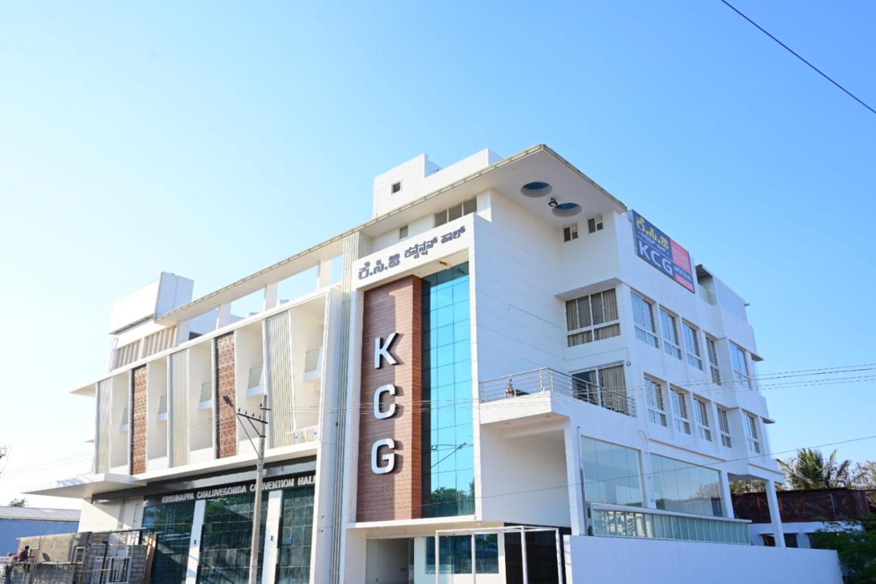 Kcg Residency Hotell Mysore Exteriör bild