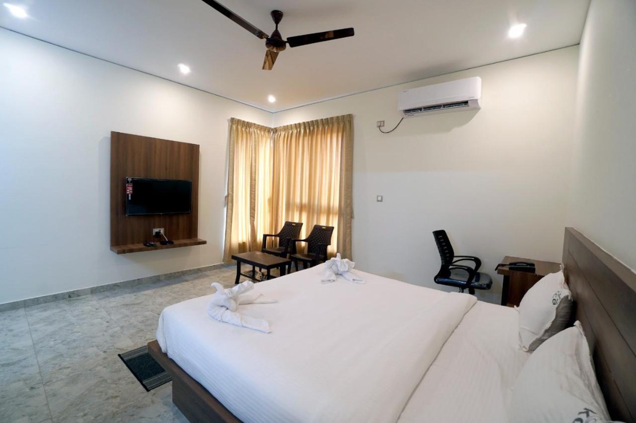 Kcg Residency Hotell Mysore Exteriör bild