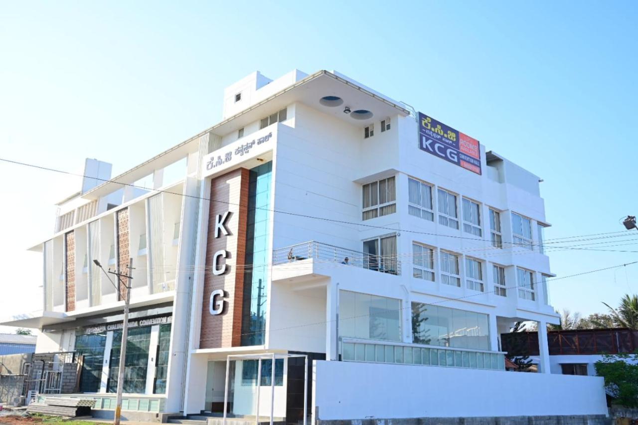Kcg Residency Hotell Mysore Exteriör bild