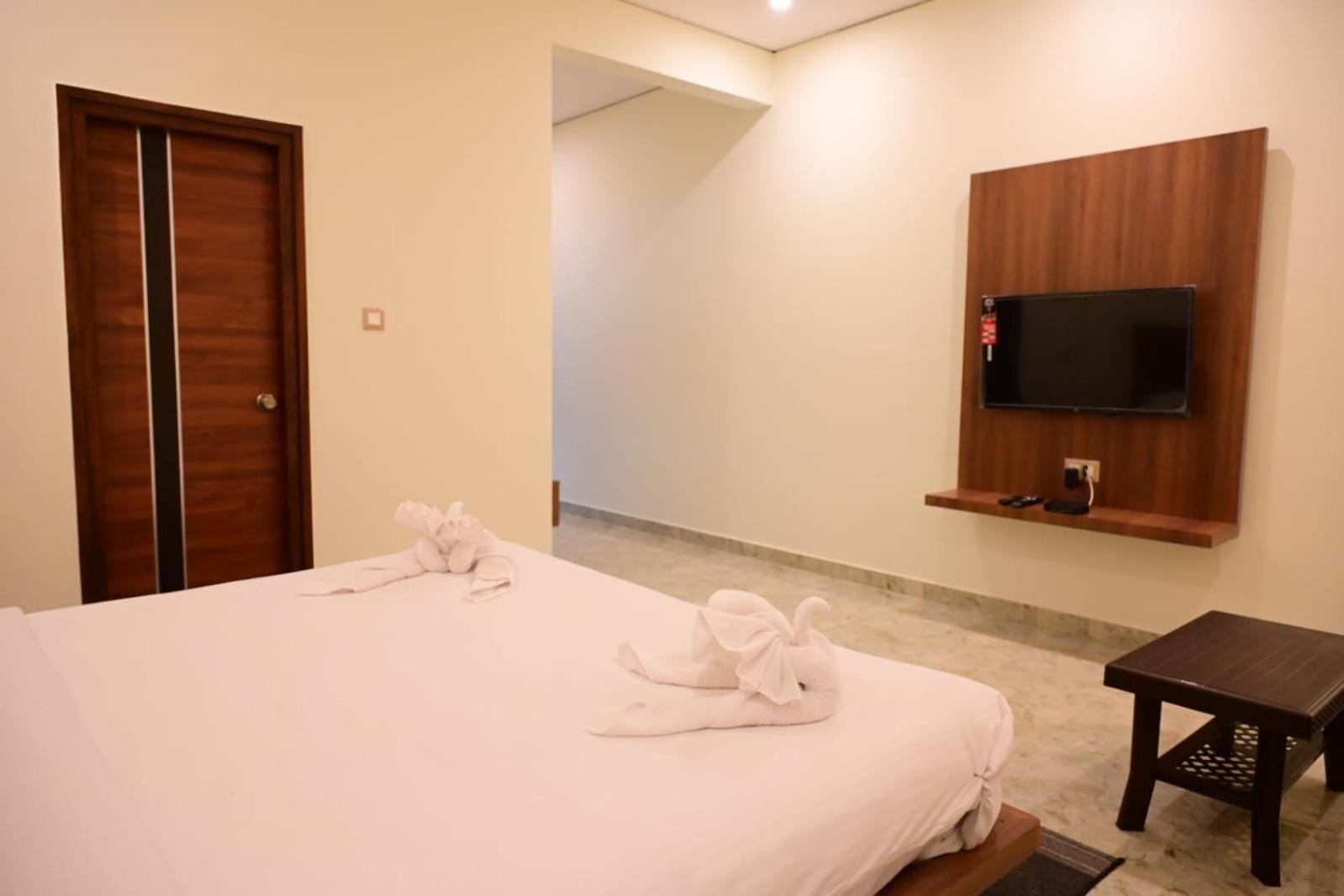 Kcg Residency Hotell Mysore Exteriör bild