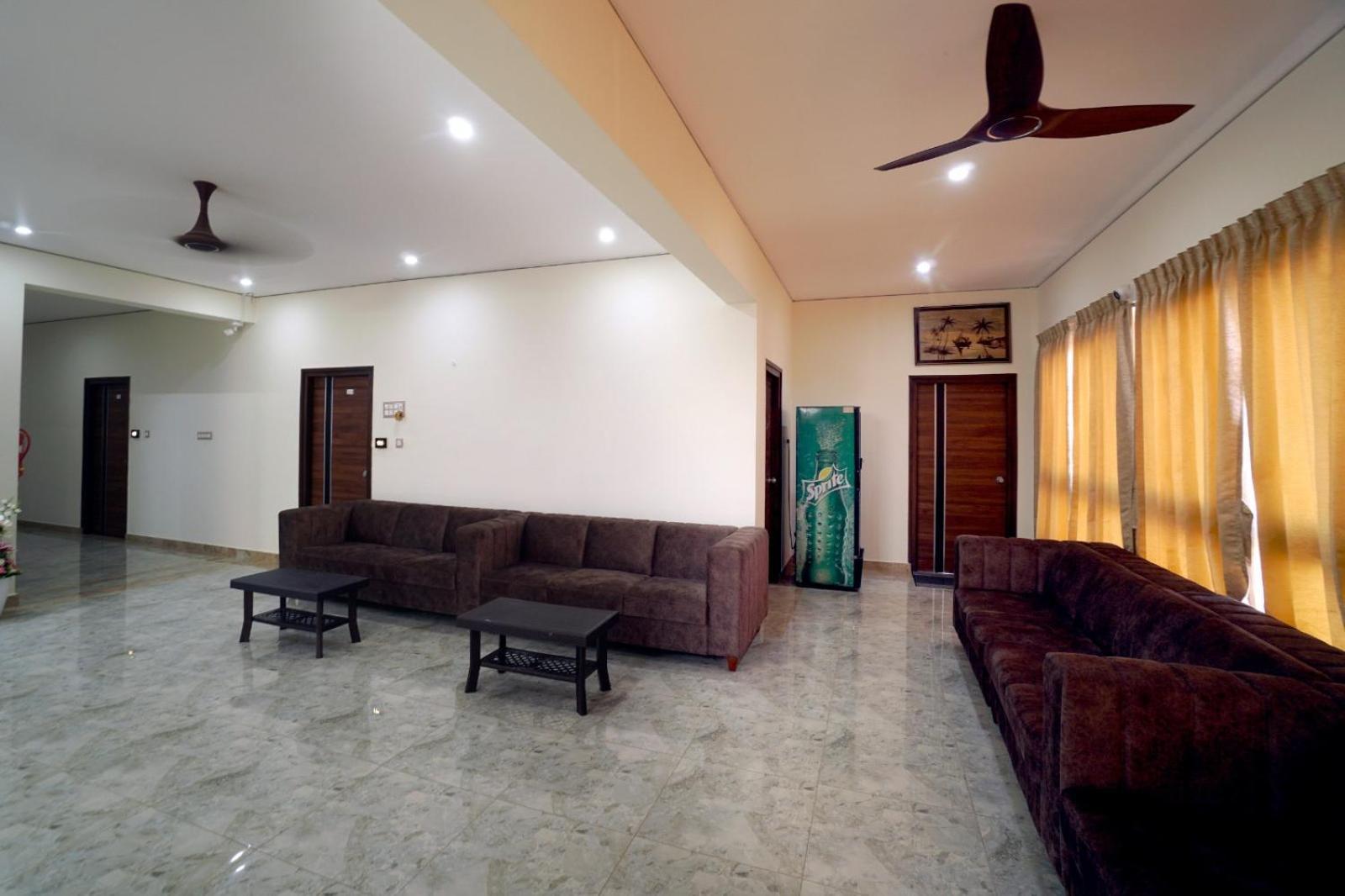 Kcg Residency Hotell Mysore Exteriör bild