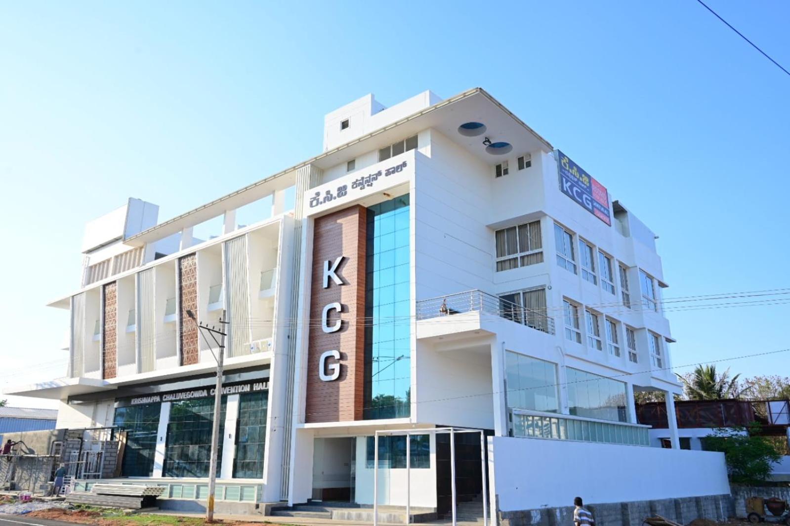Kcg Residency Hotell Mysore Exteriör bild